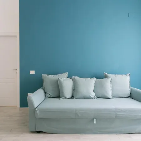 Italianflat - Blue In The Sky 밀라노